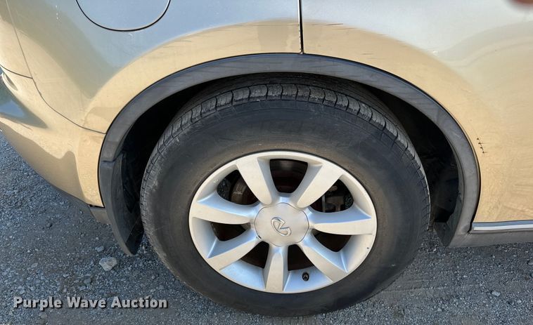 image for item NR9855 2002 Infiniti FX35 SUV