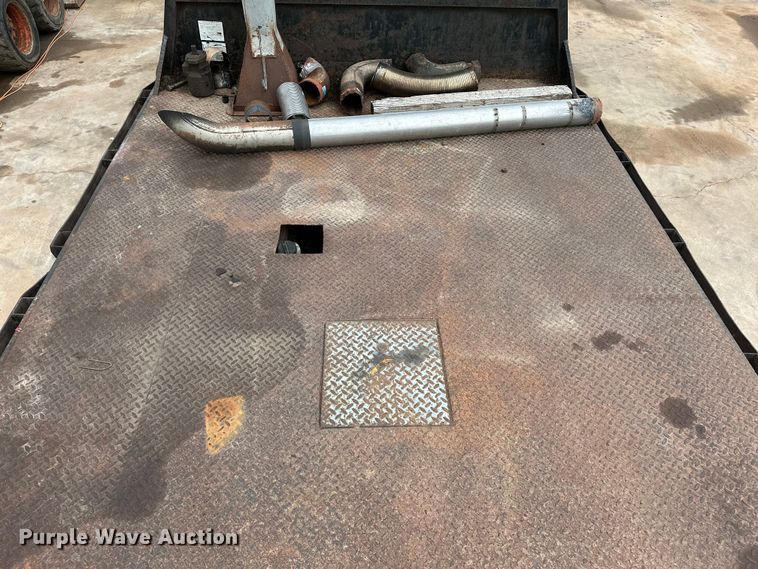 image for item NR9872 1988 Ford  F-Super Duty flatbed truck