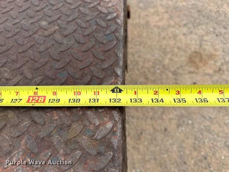 image for item NR9872 1988 Ford  F-Super Duty flatbed truck