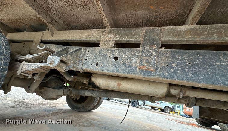 image for item NR9872 1988 Ford  F-Super Duty flatbed truck