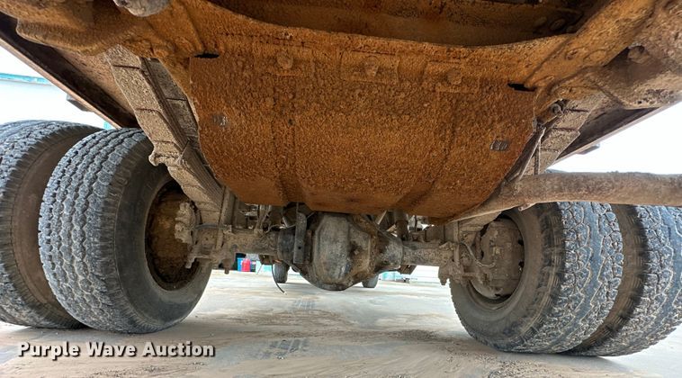 image for item NR9872 1988 Ford  F-Super Duty flatbed truck