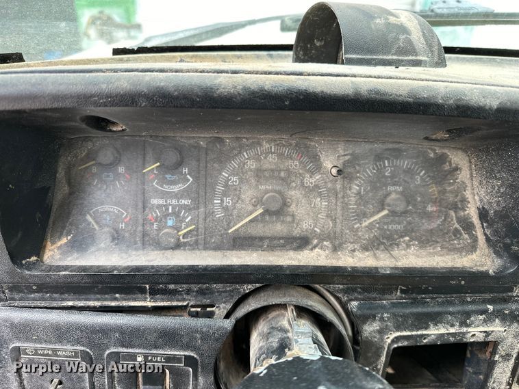 image for item NR9872 1988 Ford  F-Super Duty flatbed truck