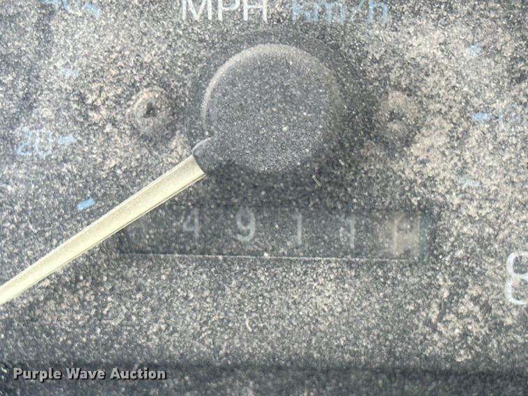 image for item NR9872 1988 Ford  F-Super Duty flatbed truck