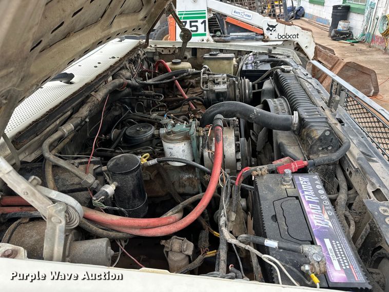 image for item NR9872 1988 Ford  F-Super Duty flatbed truck