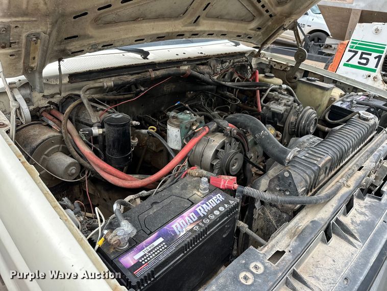 image for item NR9872 1988 Ford  F-Super Duty flatbed truck