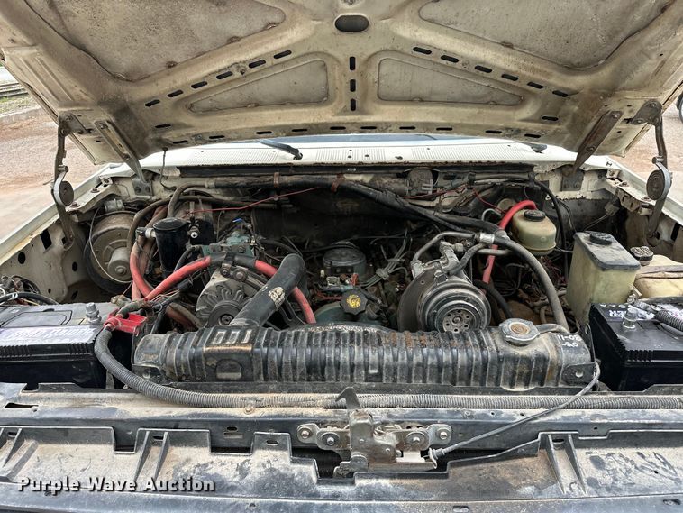 image for item NR9872 1988 Ford  F-Super Duty flatbed truck