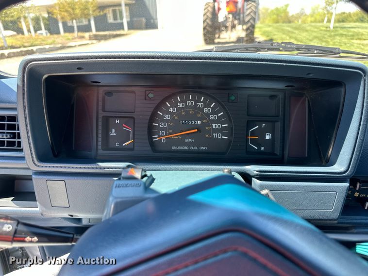 image for item NT9127 1988 Toyota pickup truck