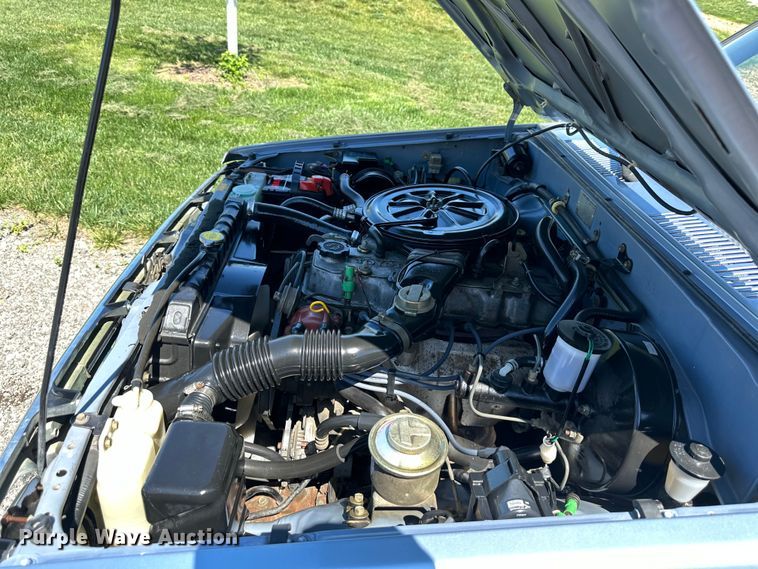 image for item NT9127 1988 Toyota pickup truck