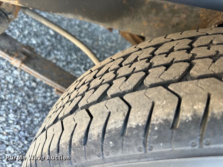 image for item NT9127 1988 Toyota pickup truck