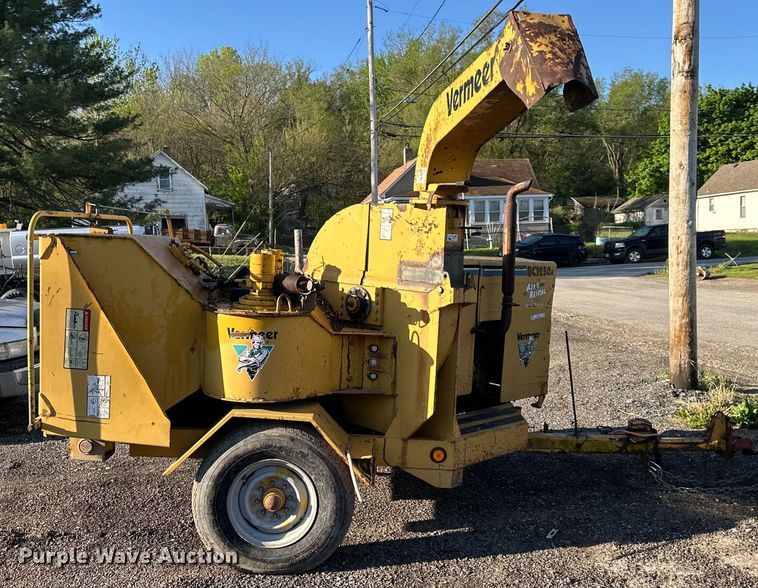 image for item NT9141 1998 Vermeer  BC1250A wood chipper