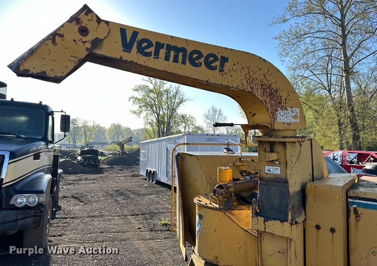 image for item NT9141 1998 Vermeer  BC1250A wood chipper