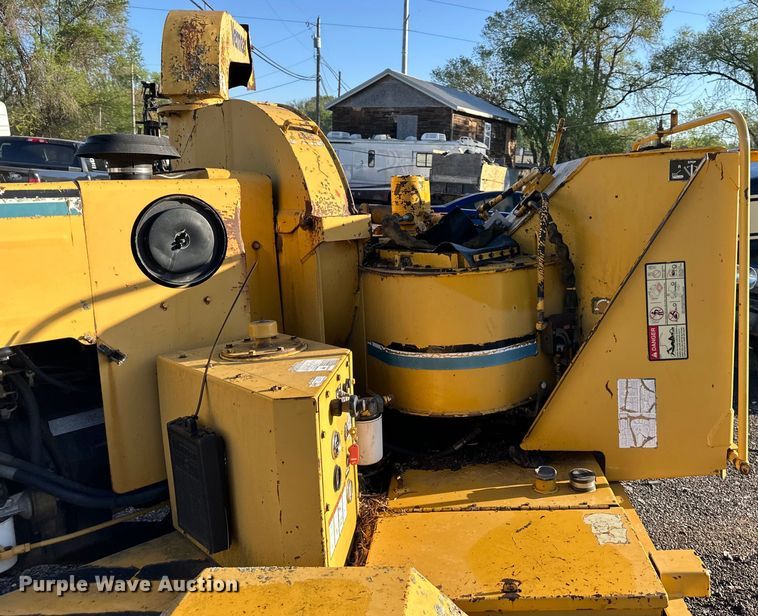 image for item NT9141 1998 Vermeer  BC1250A wood chipper