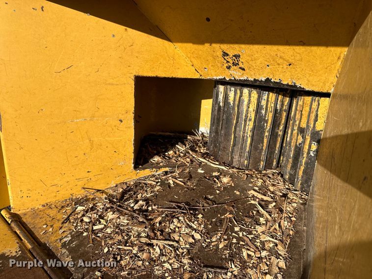 image for item NT9141 1998 Vermeer  BC1250A wood chipper