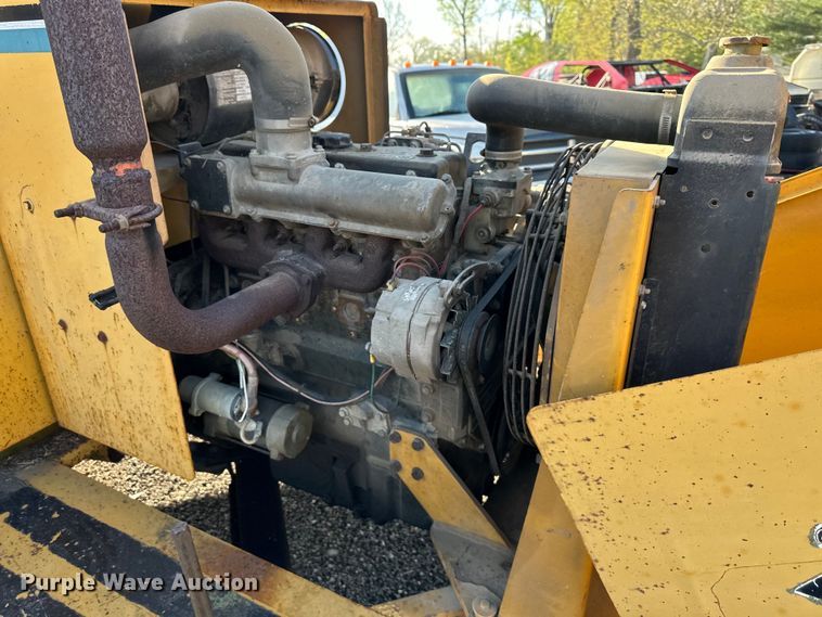 image for item NT9141 1998 Vermeer  BC1250A wood chipper