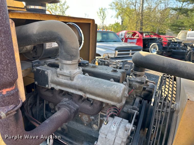 image for item NT9141 1998 Vermeer  BC1250A wood chipper