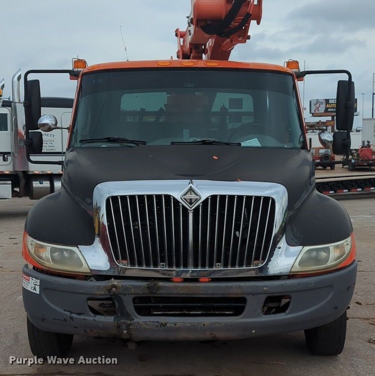 image for item NZ9565 2007 International 4100 bucket truck