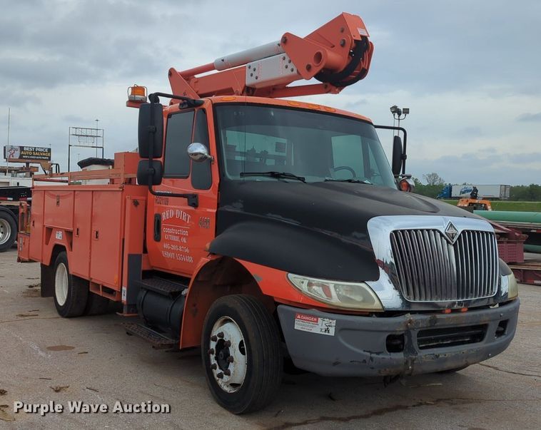 image for item NZ9565 2007 International 4100 bucket truck