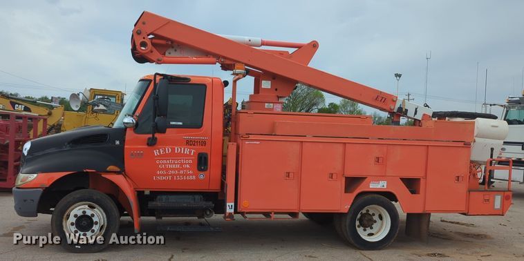 image for item NZ9565 2007 International 4100 bucket truck
