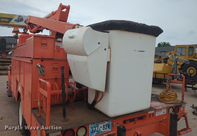 image for item NZ9565 2007 International 4100 bucket truck