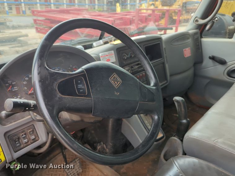 image for item NZ9565 2007 International 4100 bucket truck