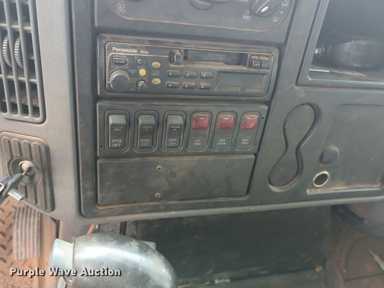 image for item NZ9565 2007 International 4100 bucket truck