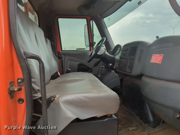 image for item NZ9565 2007 International 4100 bucket truck