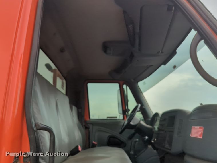 image for item NZ9565 2007 International 4100 bucket truck