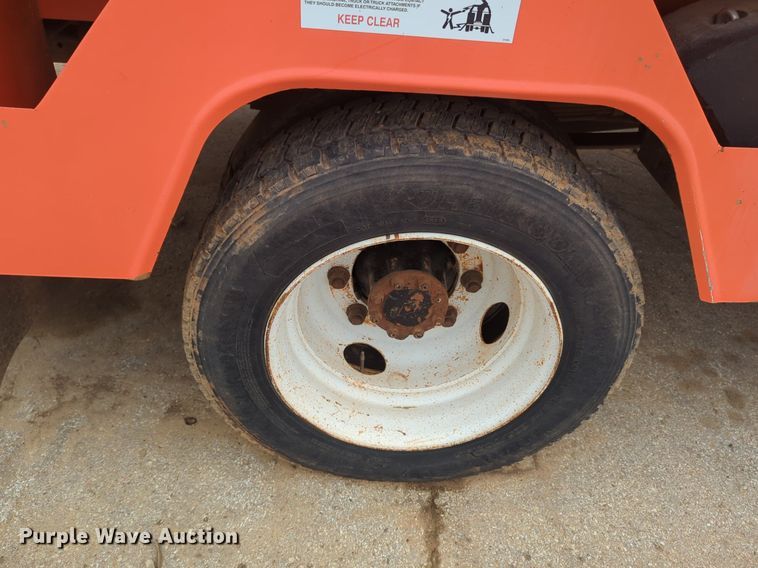 image for item NZ9565 2007 International 4100 bucket truck