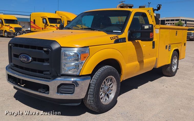 image for item NZ9575 2016 Ford F350 Super Duty utility bed pickup truck