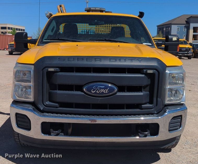 image for item NZ9575 2016 Ford F350 Super Duty utility bed pickup truck