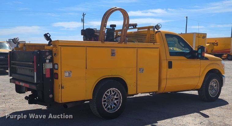 image for item NZ9575 2016 Ford F350 Super Duty utility bed pickup truck