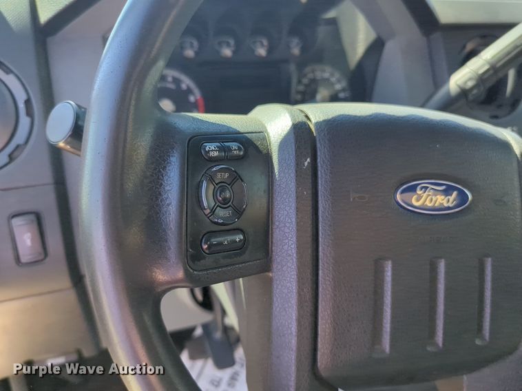 image for item NZ9575 2016 Ford F350 Super Duty utility bed pickup truck