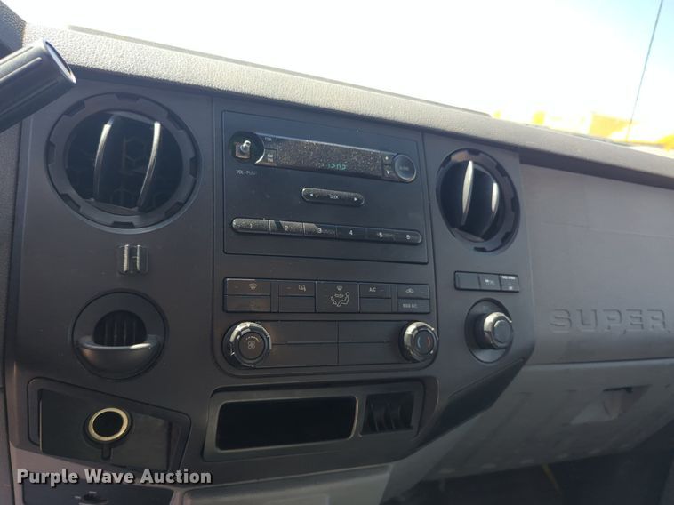 image for item NZ9575 2016 Ford F350 Super Duty utility bed pickup truck