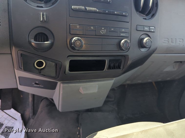 image for item NZ9575 2016 Ford F350 Super Duty utility bed pickup truck