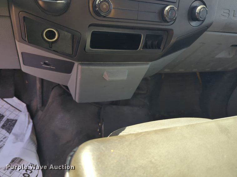 image for item NZ9575 2016 Ford F350 Super Duty utility bed pickup truck