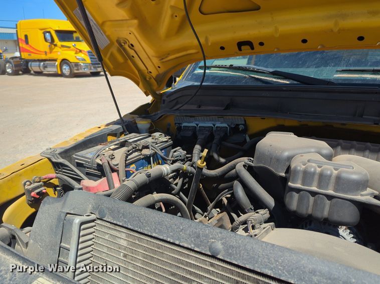 image for item NZ9575 2016 Ford F350 Super Duty utility bed pickup truck