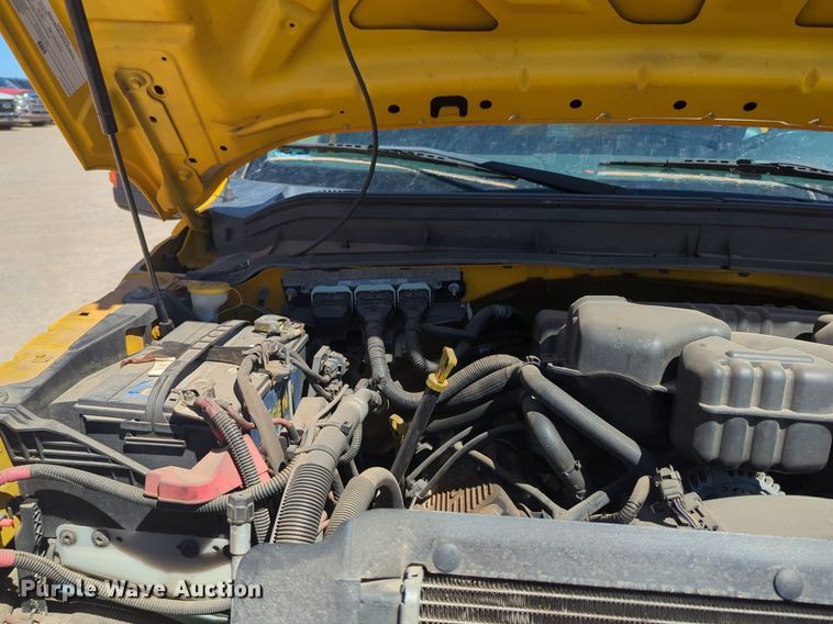 image for item NZ9575 2016 Ford F350 Super Duty utility bed pickup truck