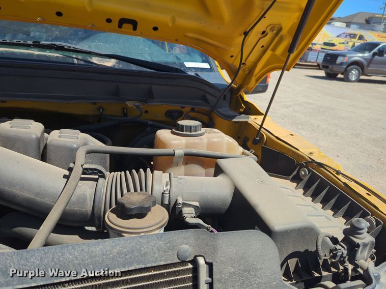 image for item NZ9575 2016 Ford F350 Super Duty utility bed pickup truck