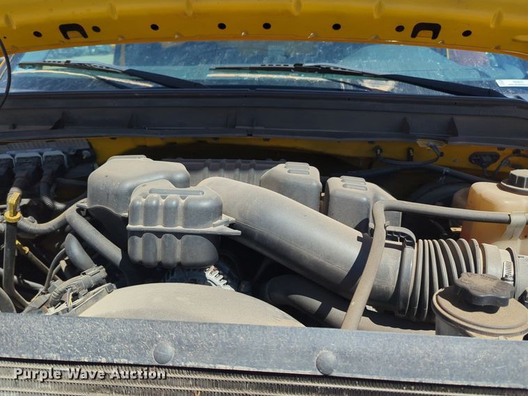 image for item NZ9575 2016 Ford F350 Super Duty utility bed pickup truck