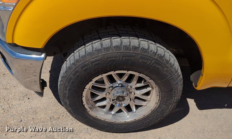 image for item NZ9575 2016 Ford F350 Super Duty utility bed pickup truck