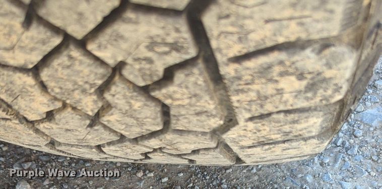 image for item NZ9575 2016 Ford F350 Super Duty utility bed pickup truck