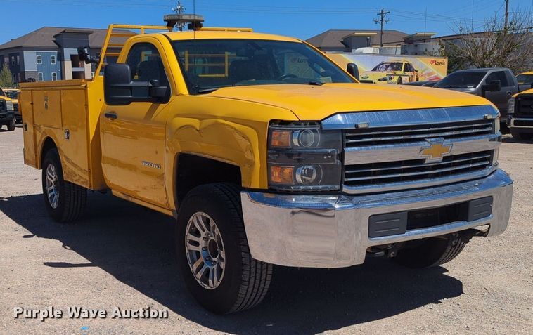 image for item NZ9578 2015 Chevrolet Silverado 3500HD utility bed pickup truck
