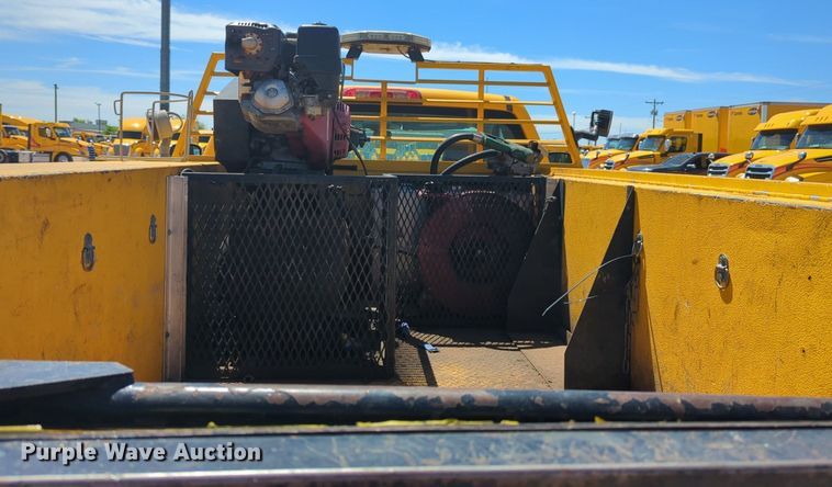 image for item NZ9578 2015 Chevrolet Silverado 3500HD utility bed pickup truck