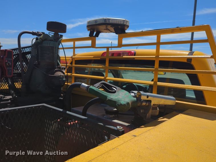 image for item NZ9578 2015 Chevrolet Silverado 3500HD utility bed pickup truck