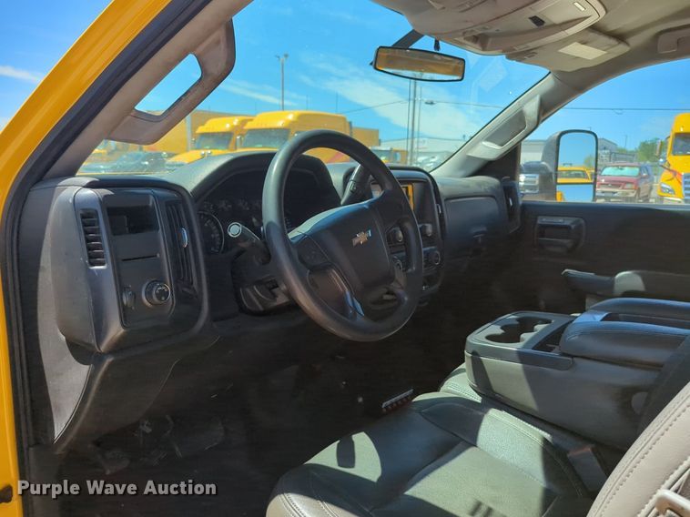 image for item NZ9578 2015 Chevrolet Silverado 3500HD utility bed pickup truck