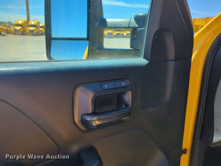 image for item NZ9578 2015 Chevrolet Silverado 3500HD utility bed pickup truck