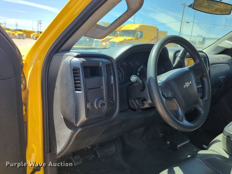 image for item NZ9578 2015 Chevrolet Silverado 3500HD utility bed pickup truck