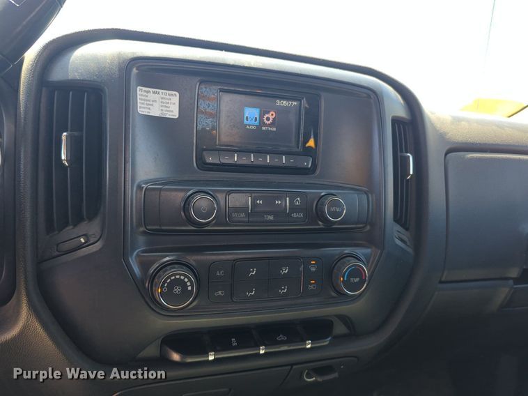 image for item NZ9578 2015 Chevrolet Silverado 3500HD utility bed pickup truck