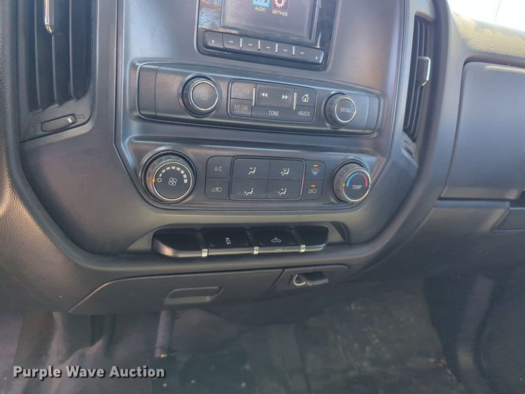 image for item NZ9578 2015 Chevrolet Silverado 3500HD utility bed pickup truck