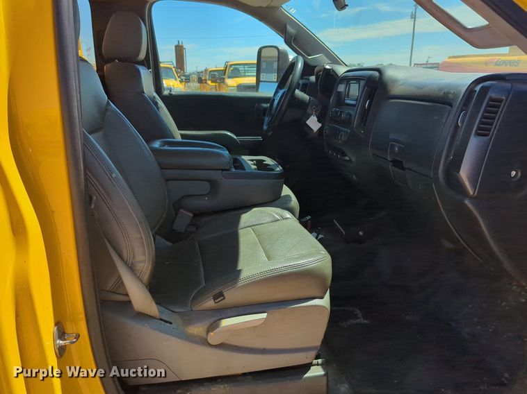 image for item NZ9578 2015 Chevrolet Silverado 3500HD utility bed pickup truck